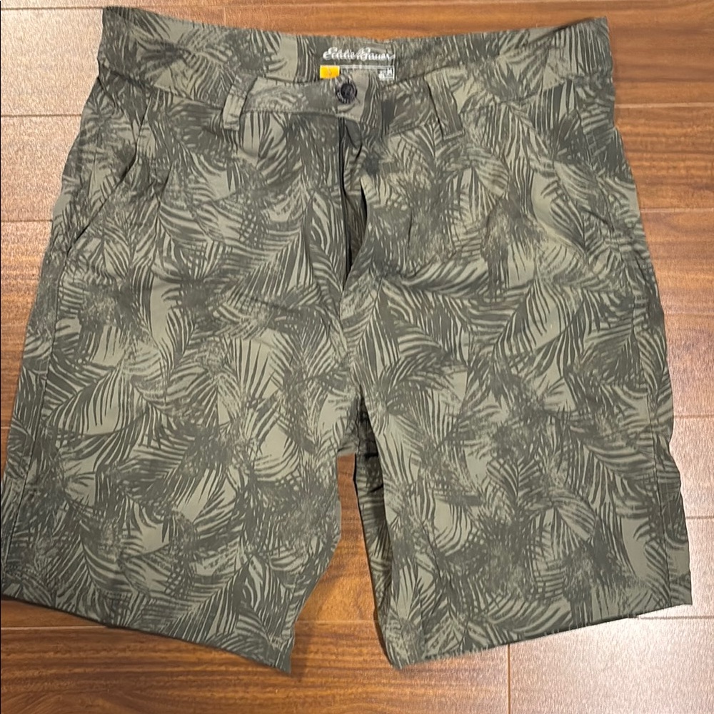 Eddie Bauer Men's Olive Leaf Print Shorts